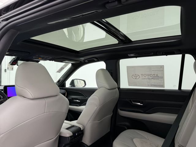 New 2026 Toyota Grand Highlander AWD Hybrid image 30
