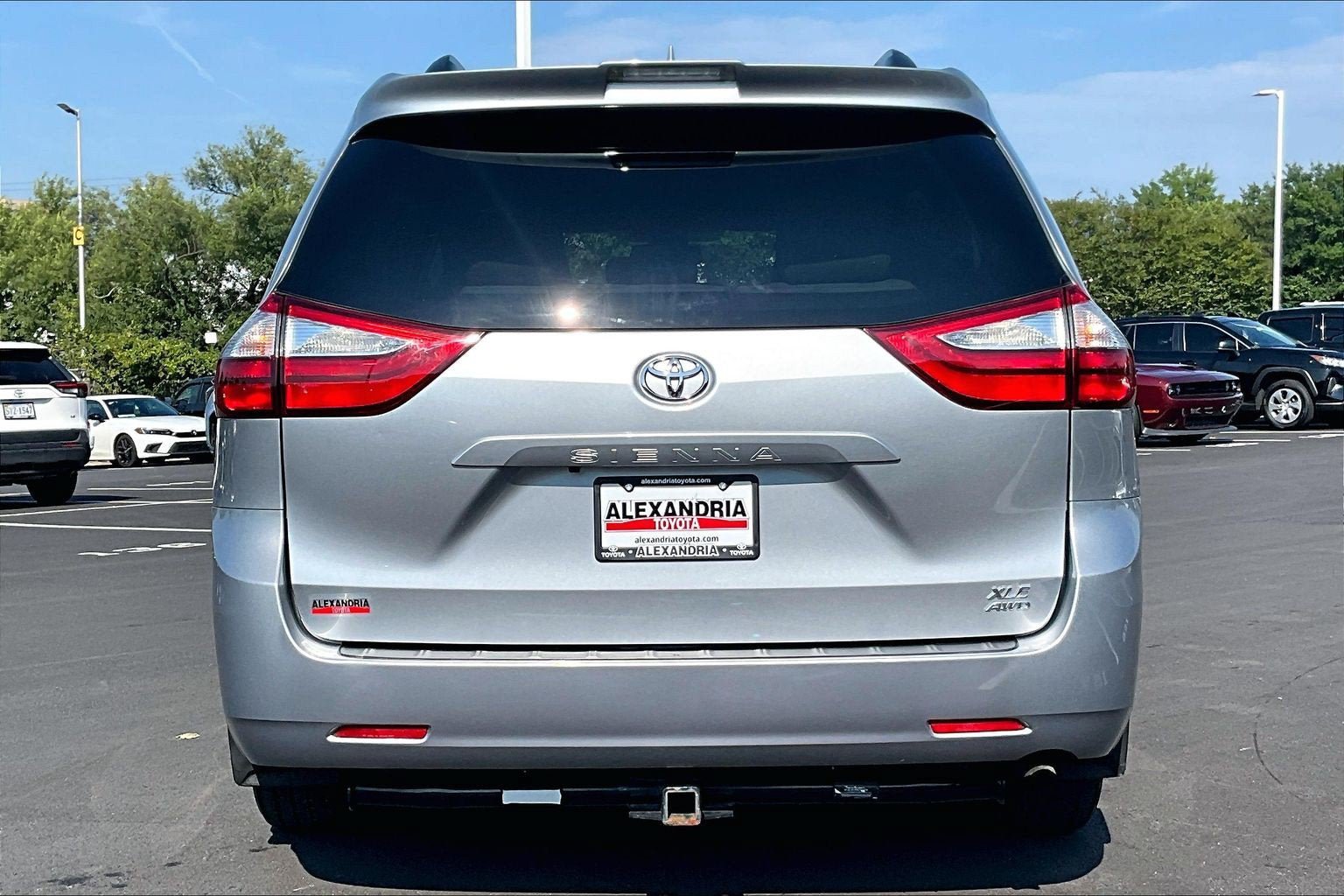 Used 2018 Toyota Sienna XLE w/ Protection Package AWD/4WD image 4