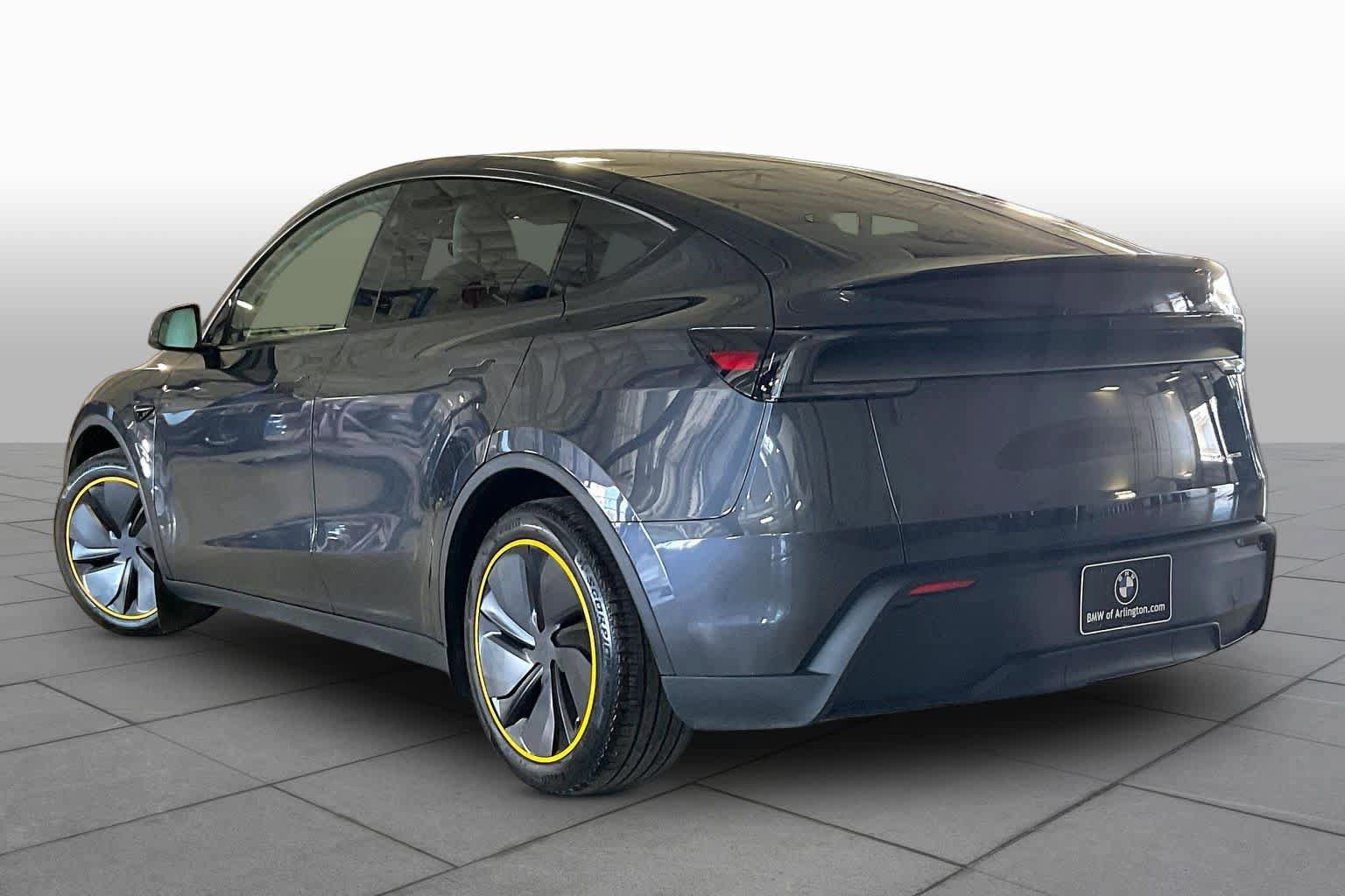Used 2026 Tesla Model Y AWD image 11
