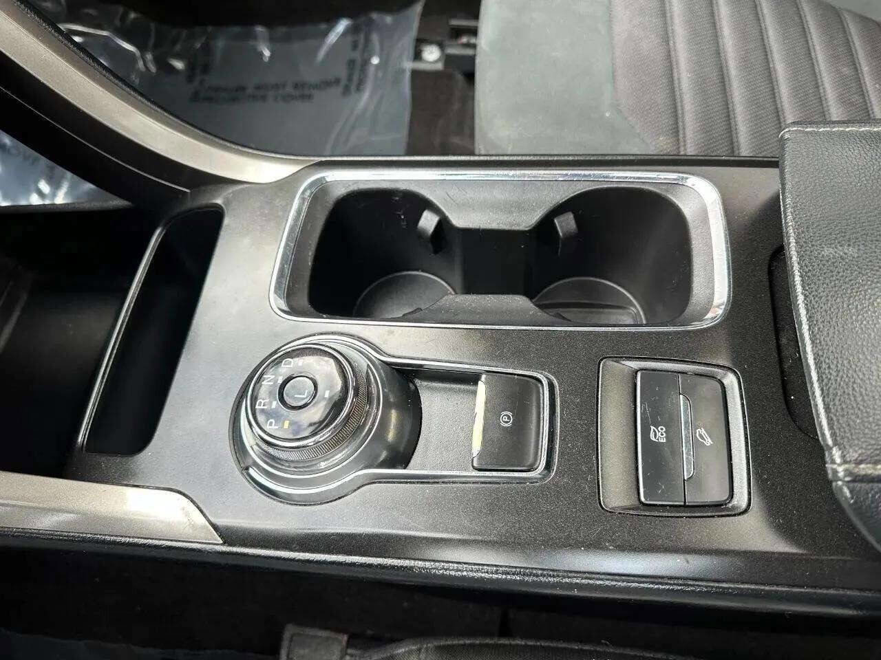 Used 2018 Ford Fusion SE image 19