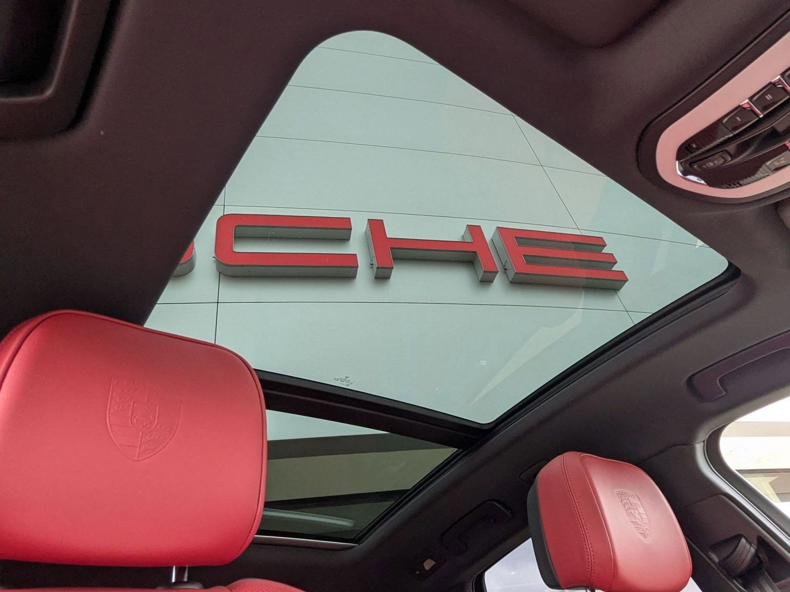 New 2026 Porsche Macan GTS AWD/4WD image 27