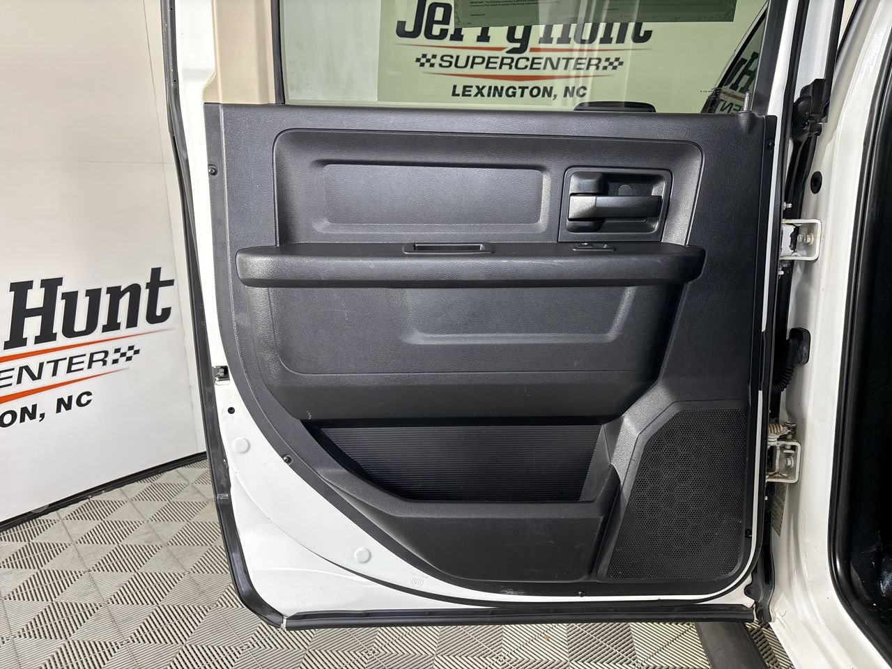 Used 2016 RAM 2500 Tradesman w/ Chrome Appearance Group AWD/4WD image 19