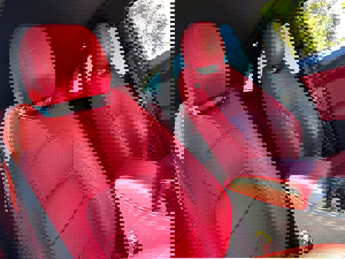 Used 2019 Jaguar E-PACE R-Dynamic SE image 15