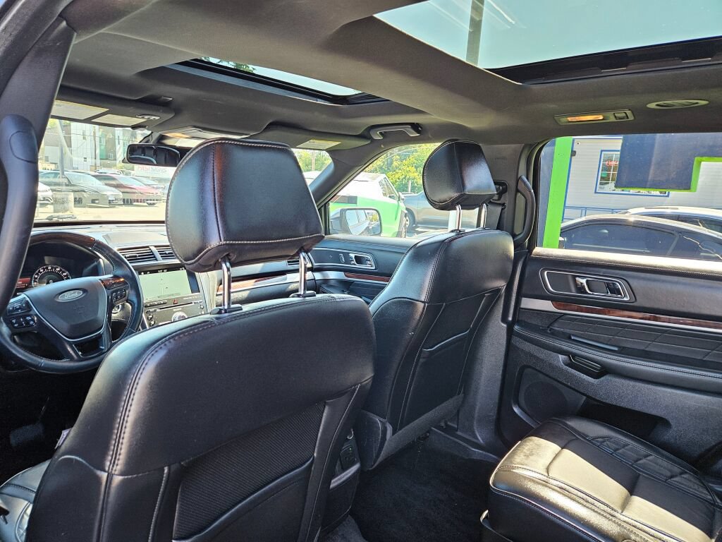 Used 2017 Ford Explorer Platinum AWD/4WD image 17