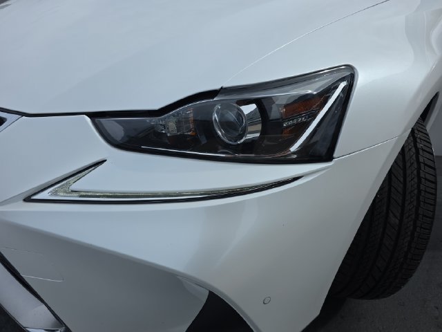 Used 2018 Lexus IS 300 AWD w/ Comfort Package image 31