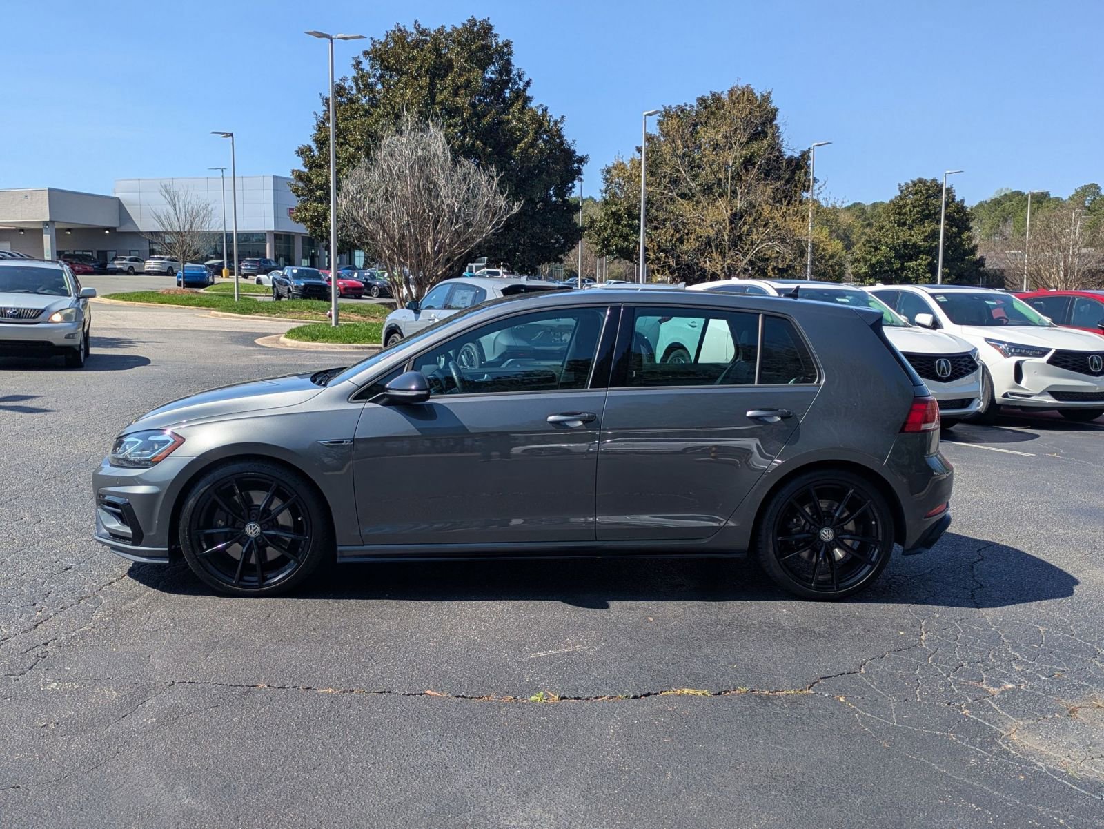 Used 2019 Volkswagen Golf R 4-Door image 8