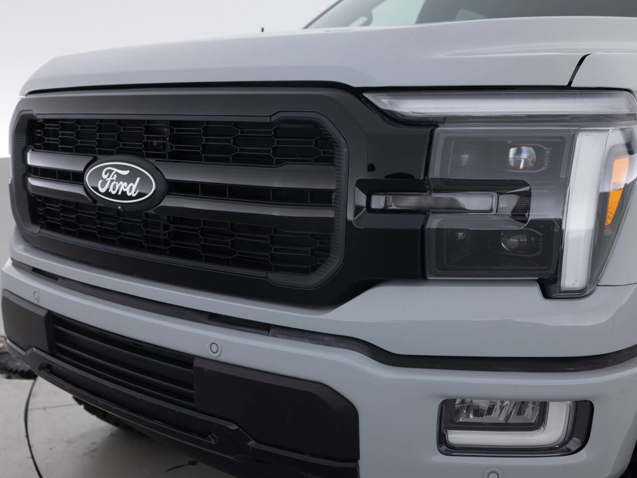 Used 2024 Ford F150 Lariat w/ Bed Utility Package AWD/4WD image 16