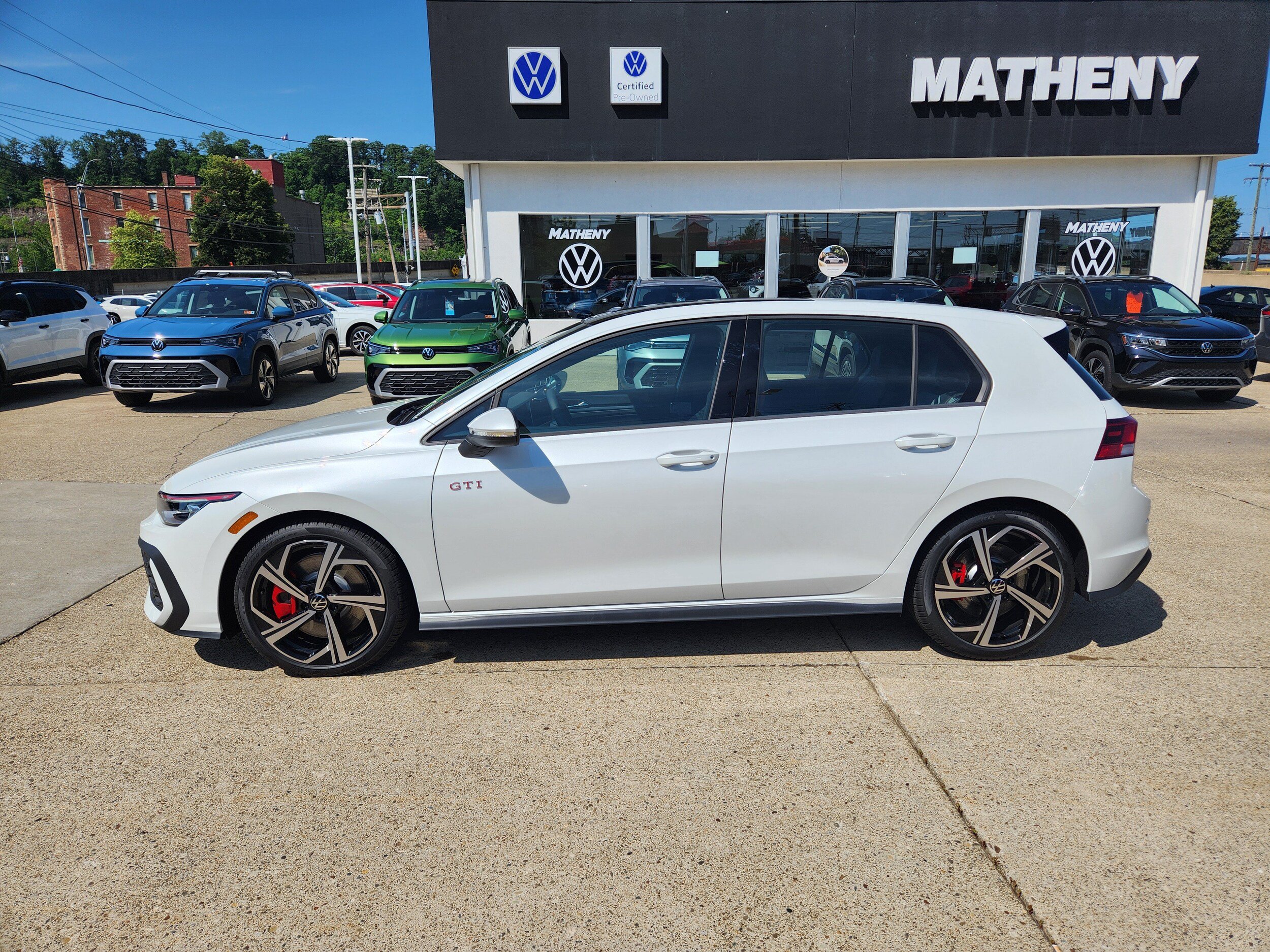 New 2025 Volkswagen GTI SE FWD image 3