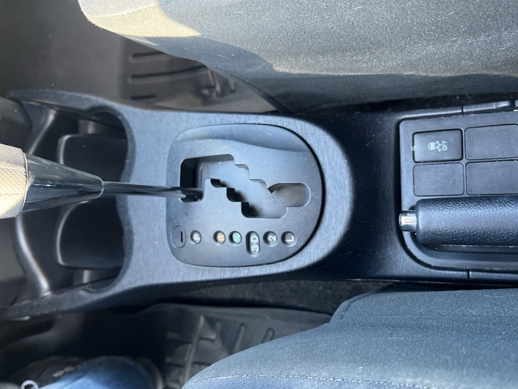 Used 2013 Toyota Yaris LE image 18