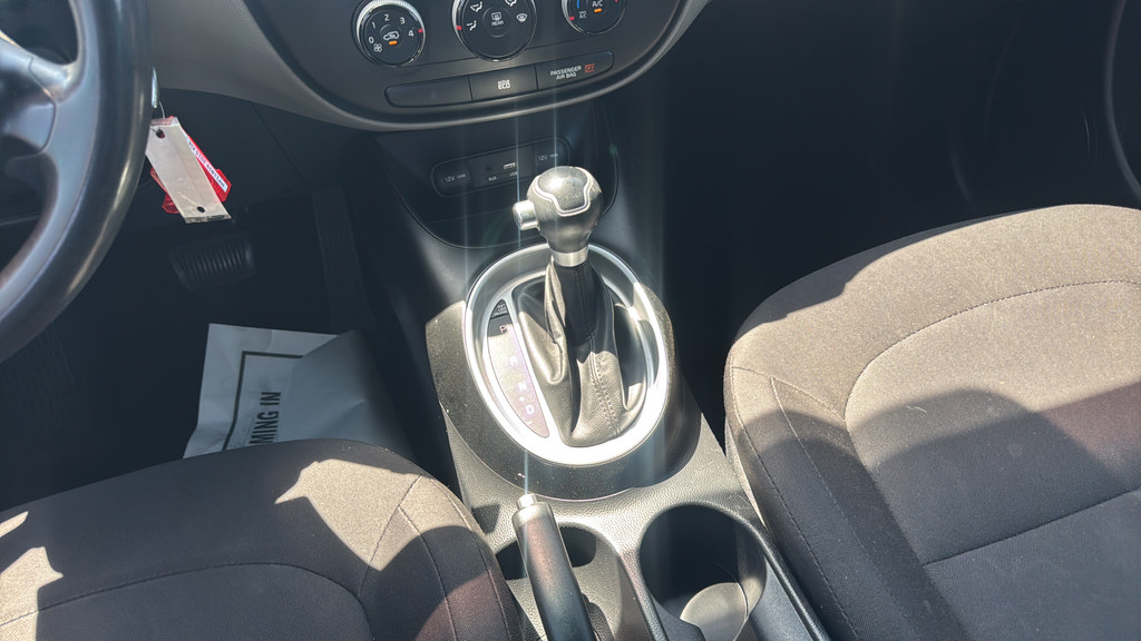 Used 2015 Kia Soul FWD image 23