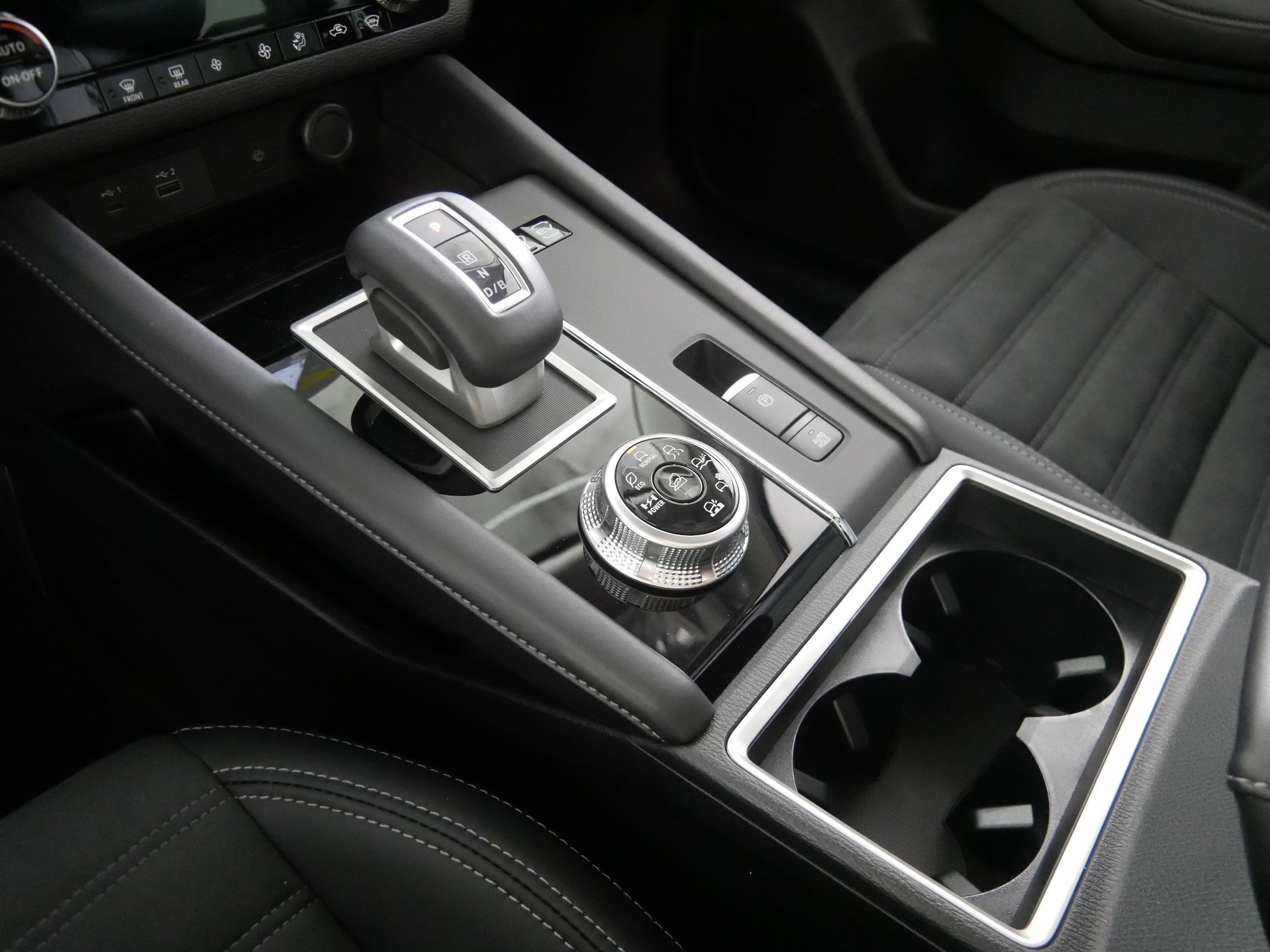 New 2025 Mitsubishi Outlander SE image 6