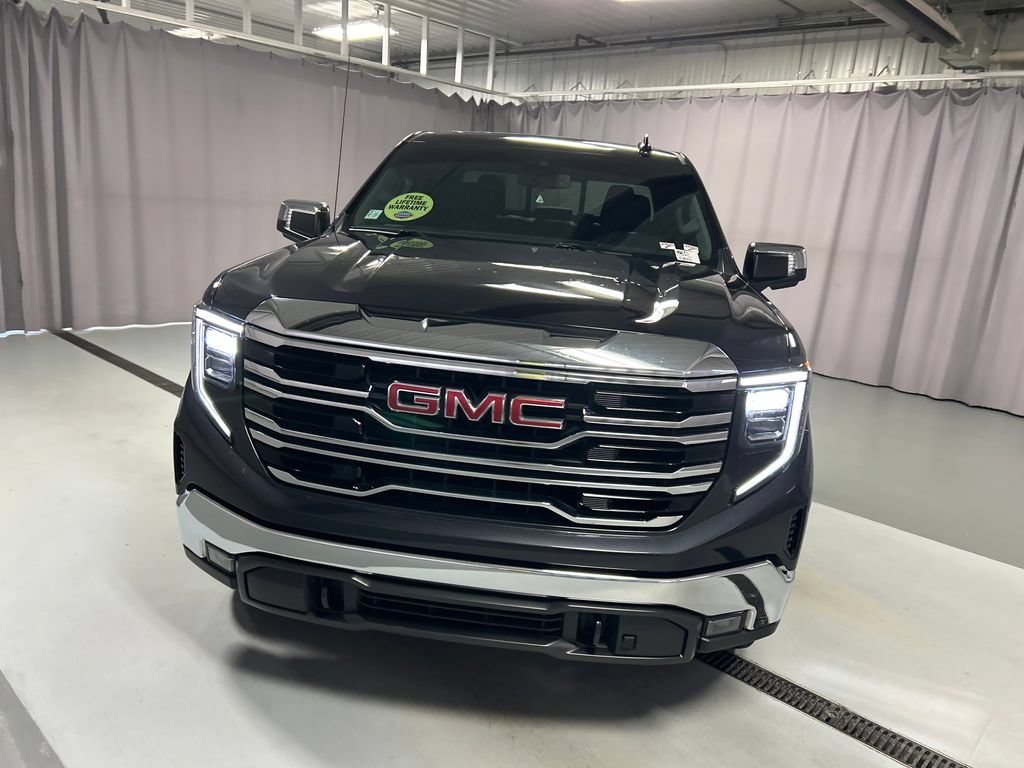 Used 2023 GMC Sierra 1500 SLT w/ SLT Premium Package AWD/4WD image 2