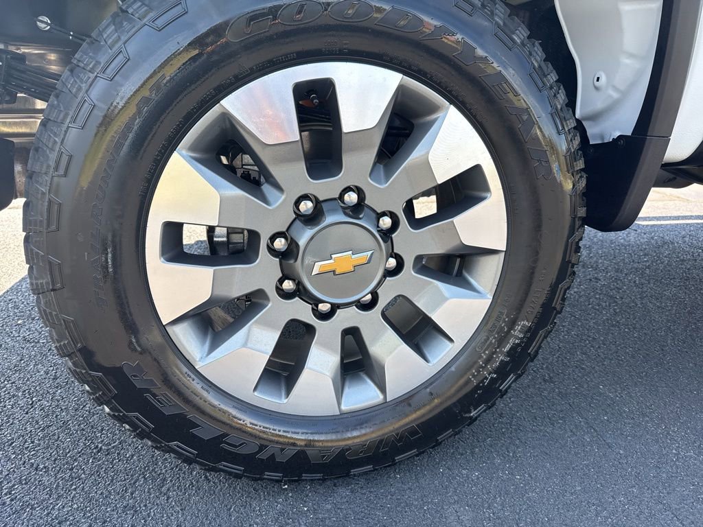 New 2026 Chevrolet Silverado 2500 Custom w/ Custom Value Package AWD/4WD image 9