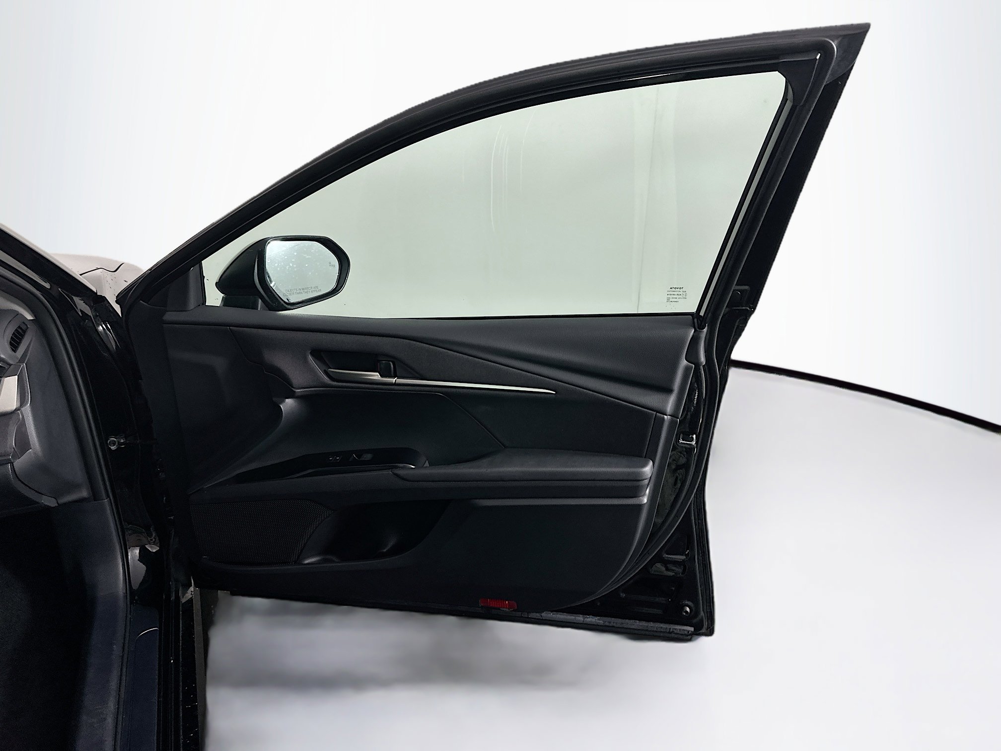 Used 2025 Toyota Camry LE image 32