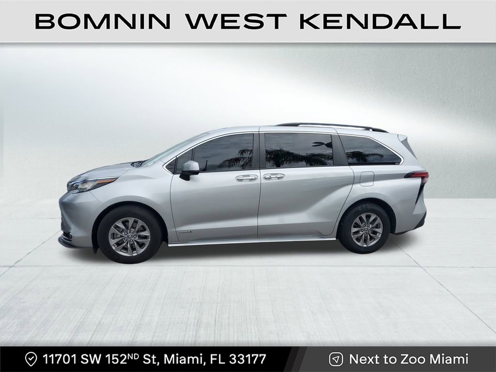 Used 2021 Toyota Sienna XLE image 4