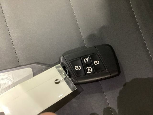 Used 2024 Volkswagen Taos SE image 24