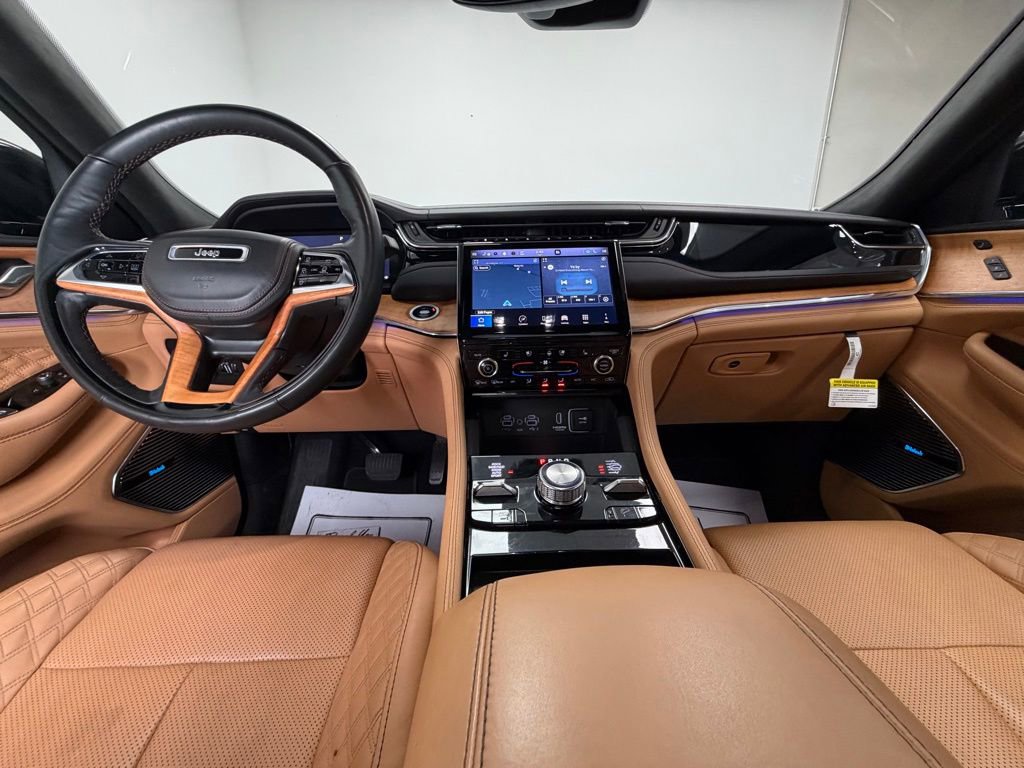 Used 2024 Jeep Grand Cherokee L Summit AWD/4WD image 13