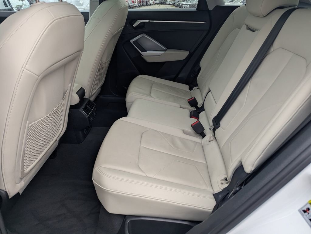 Used 2024 Audi Q3 2.0T Premium image 18