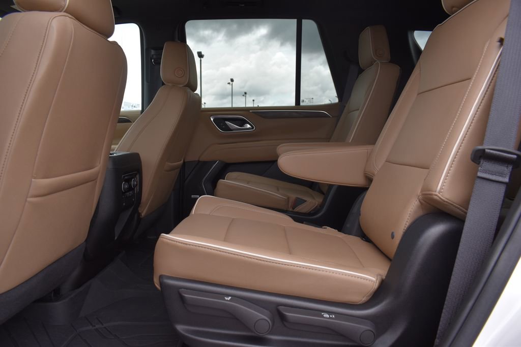 Used 2024 Chevrolet Tahoe Premier AWD/4WD image 11