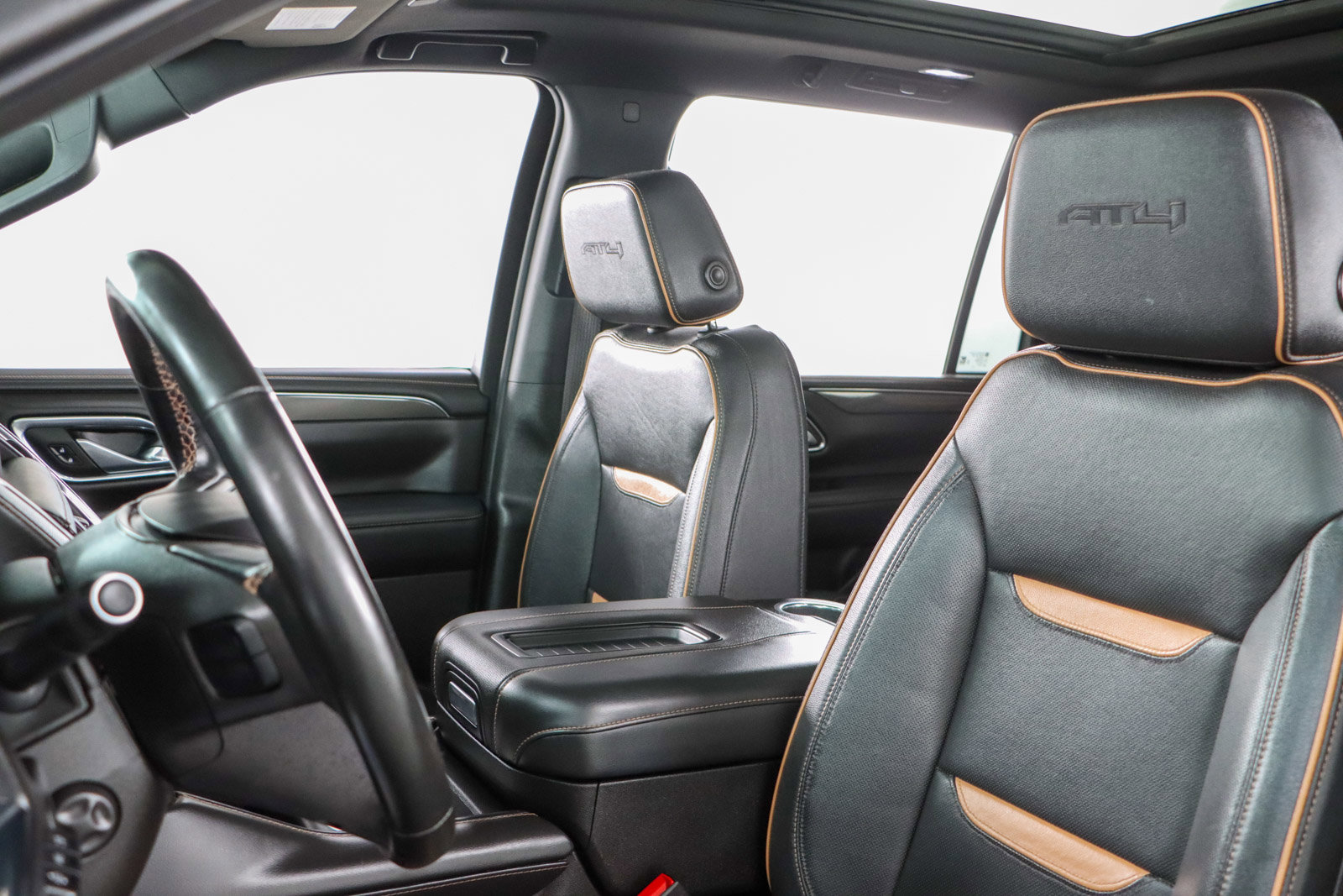 Used 2023 GMC Yukon XL AT4 image 27