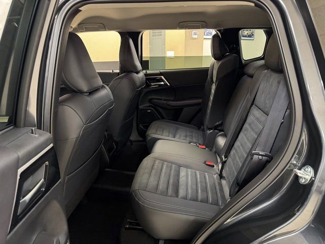 New 2026 Mitsubishi Outlander SE FWD image 19