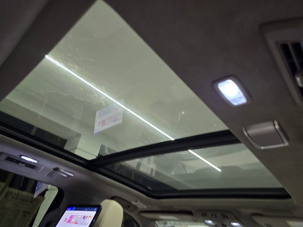 Used 2023 Cadillac Escalade Sport Platinum AWD/4WD image 45