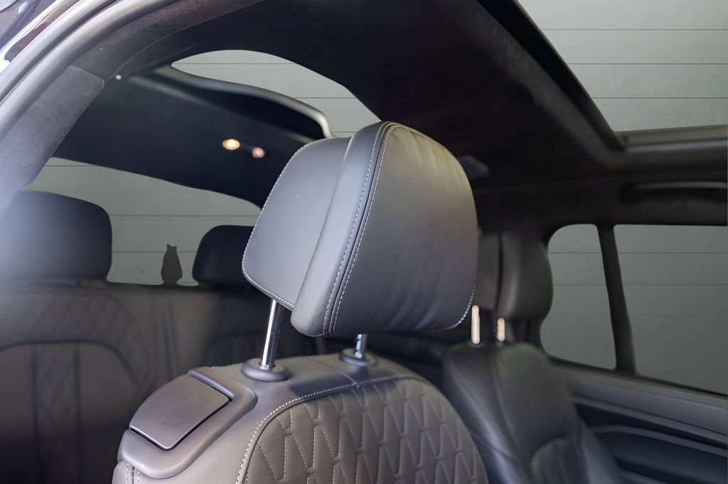 Used 2023 BMW X7 xDrive40i w/ M Sport Package AWD/4WD image 72