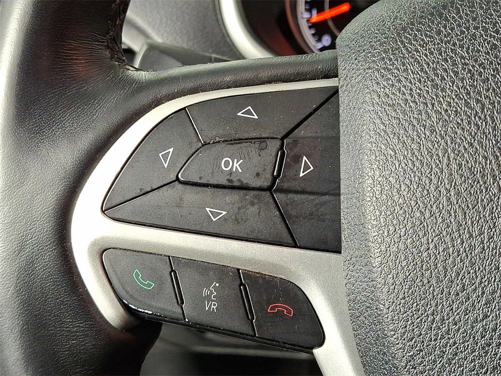 Used 2015 Jeep Cherokee Trailhawk w/ Cold Weather Group image 22