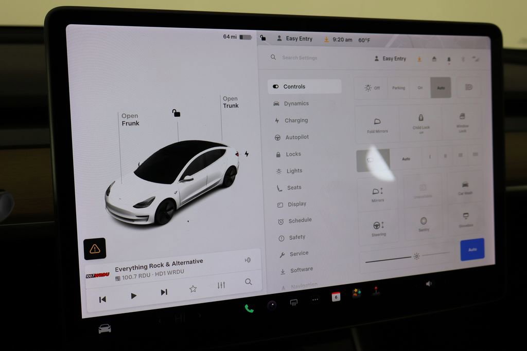 Used 2020 Tesla Model 3 Standard Range image 34