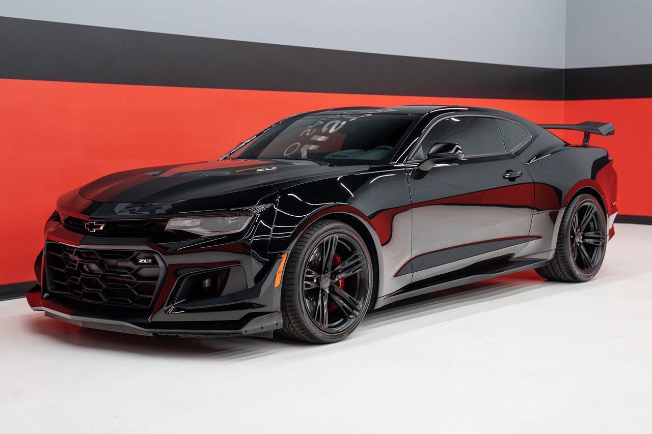 Used 2021 Chevrolet Camaro ZL1 RWD image 18