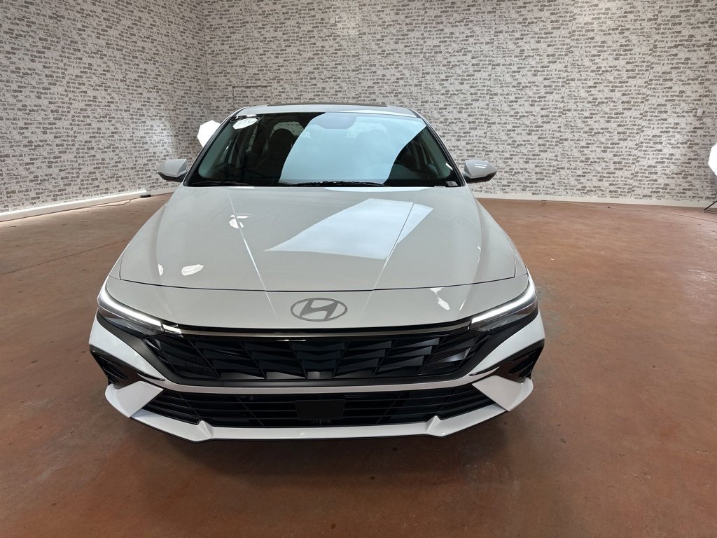 New 2026 Hyundai Elantra Limited image 2