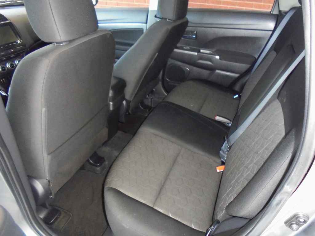 Used 2021 Mitsubishi Outlander Sport SE image 9