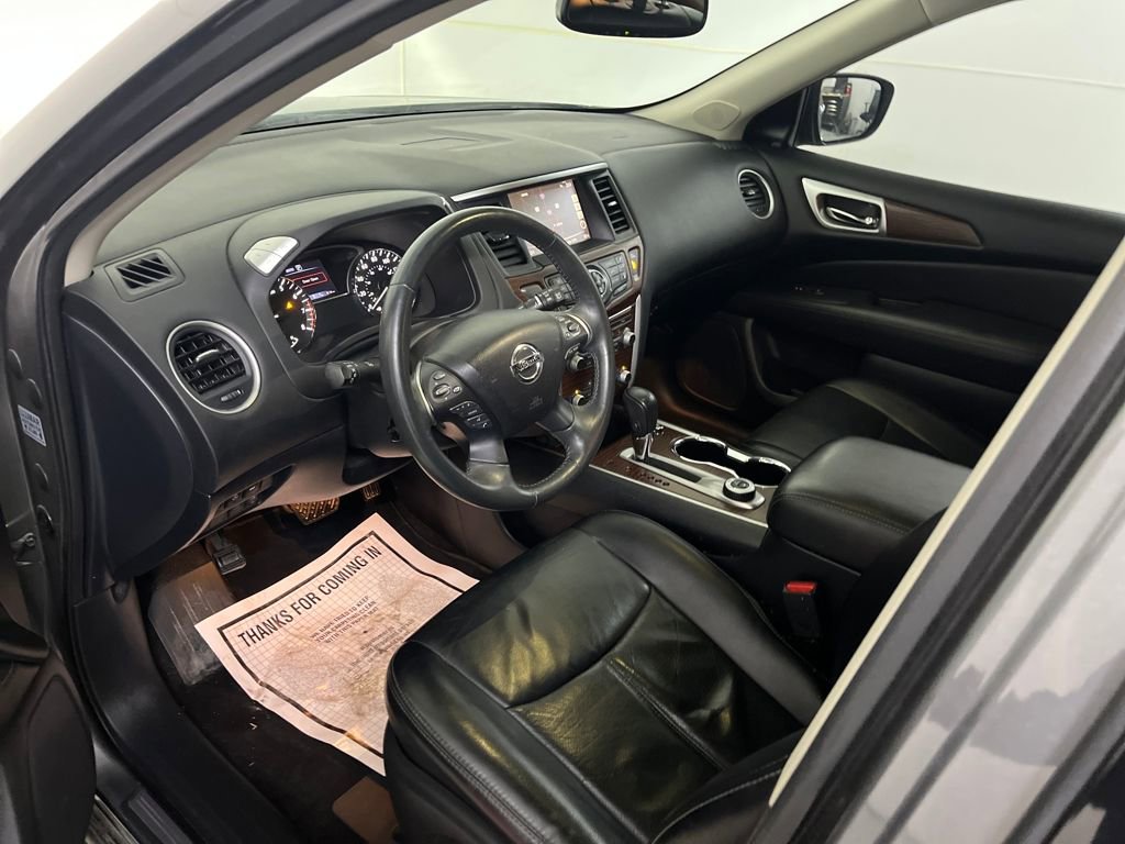 Used 2018 Nissan Pathfinder Platinum image 26