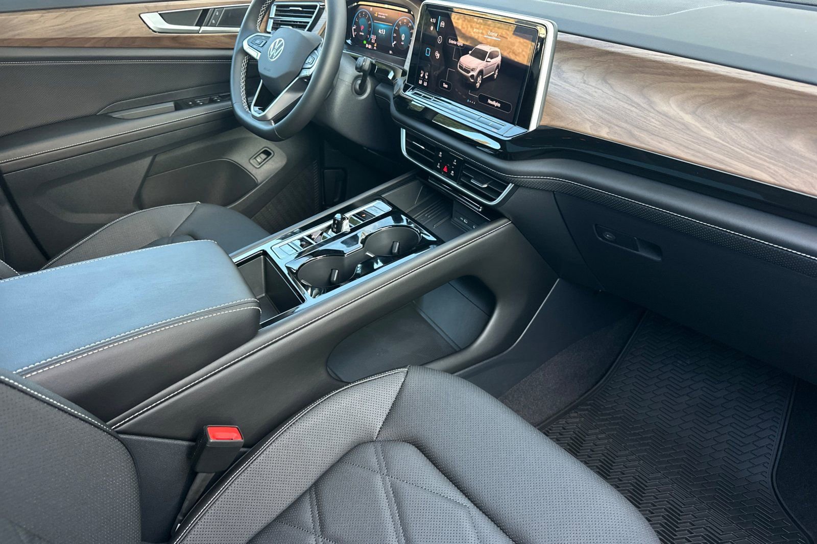 New 2026 Volkswagen Atlas SE FWD image 15