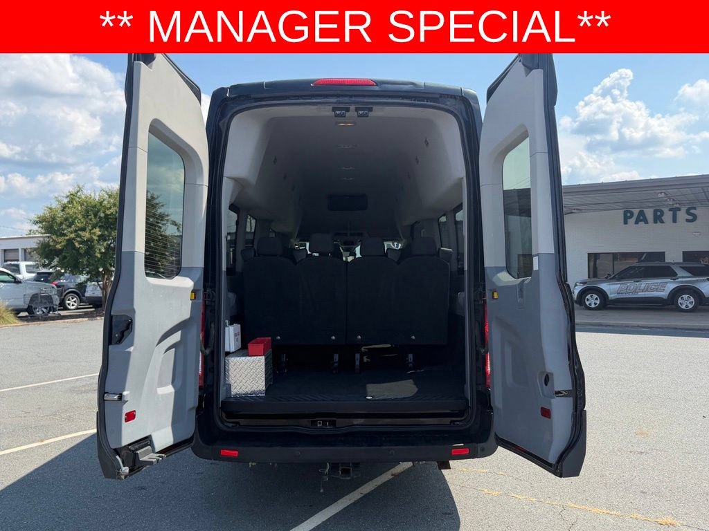 Used 2017 Ford Transit 350 XLT RWD image 5