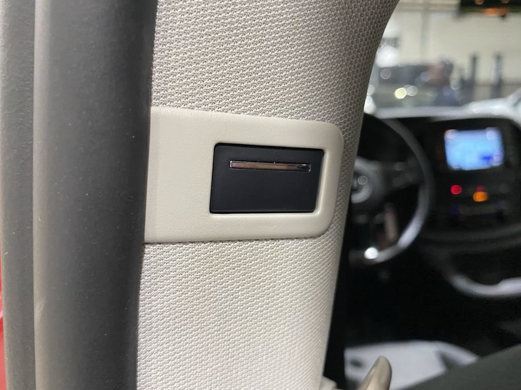 Used 2023 Mercedes-Benz Metris Passenger image 23