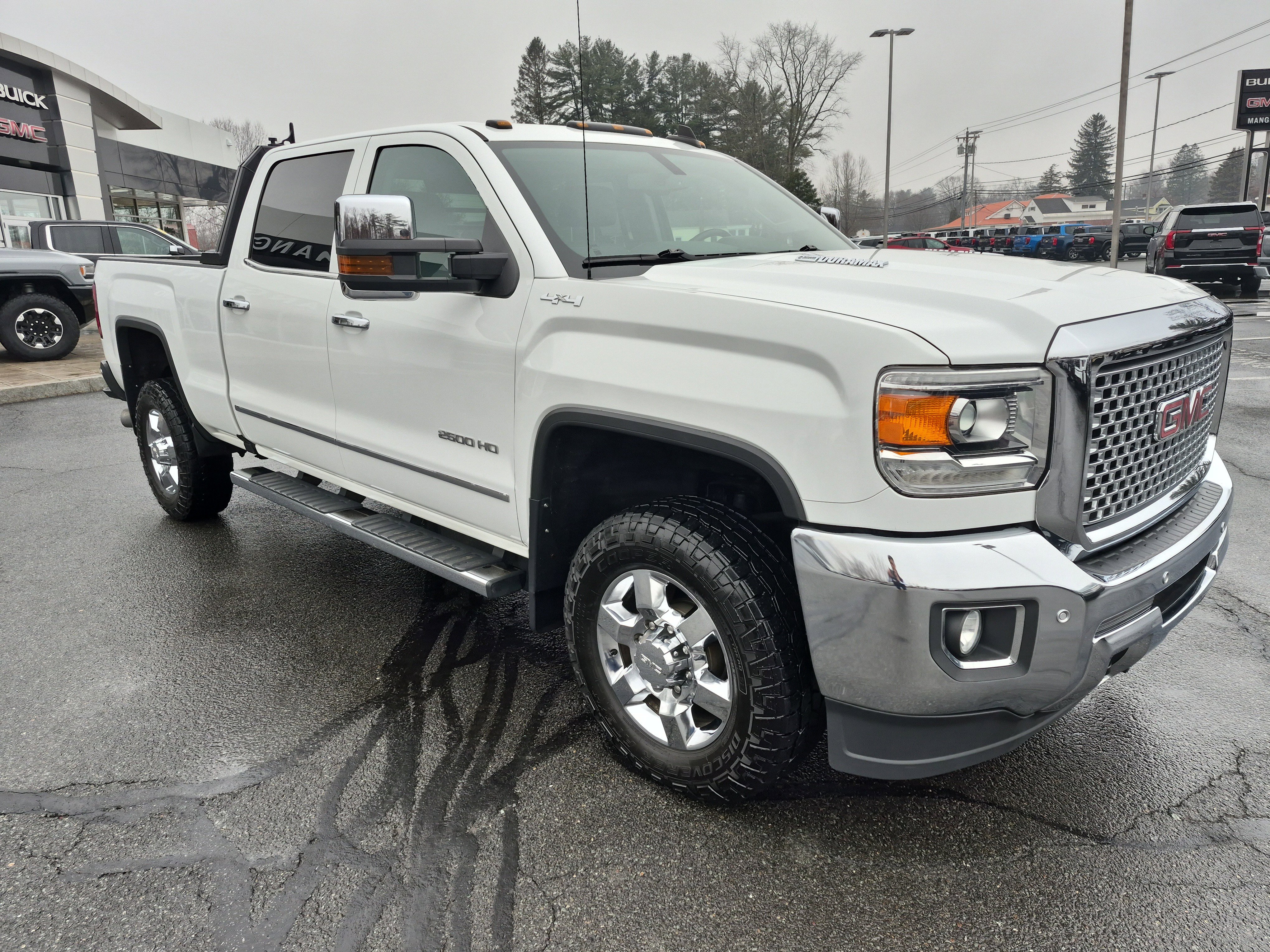 Used 2016 GMC Sierra 2500 SLT w/ Duramax Plus Package image 9