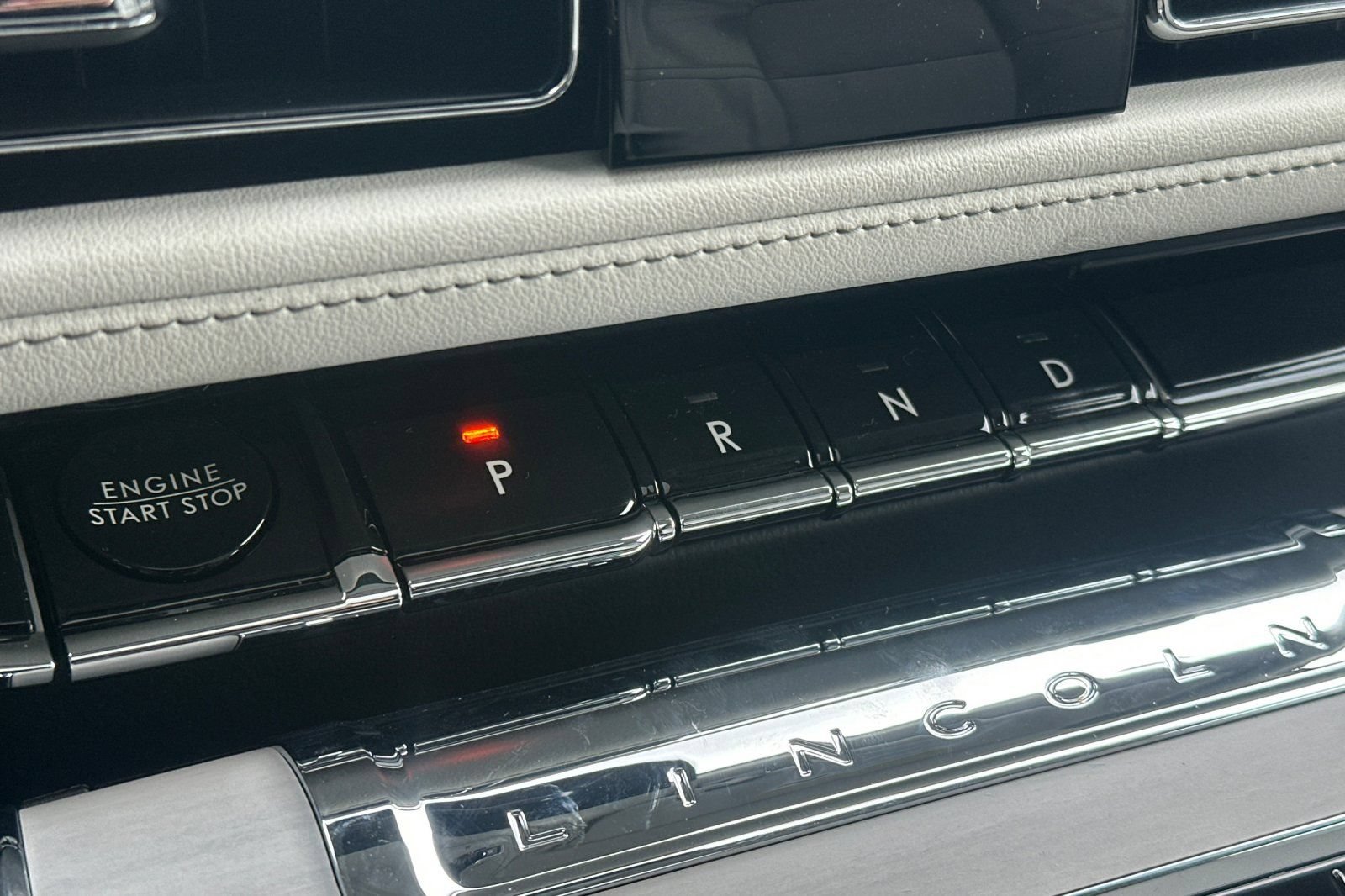 New 2026 Lincoln Aviator Reserve w/ Jet Appearance Package RWD image 20