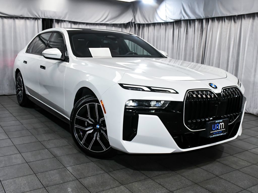 Used 2026 BMW 740i xDrive AWD/4WD image 3