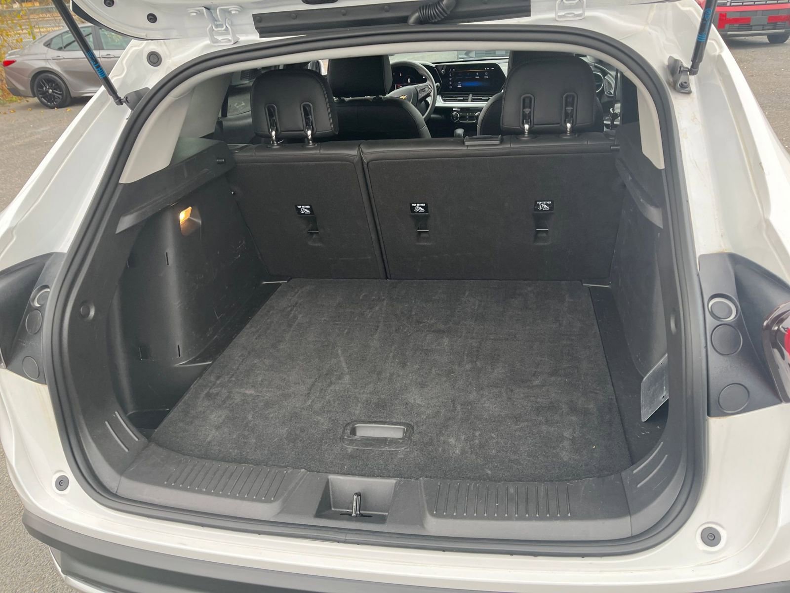 Used 2025 Chevrolet Trax LT image 31