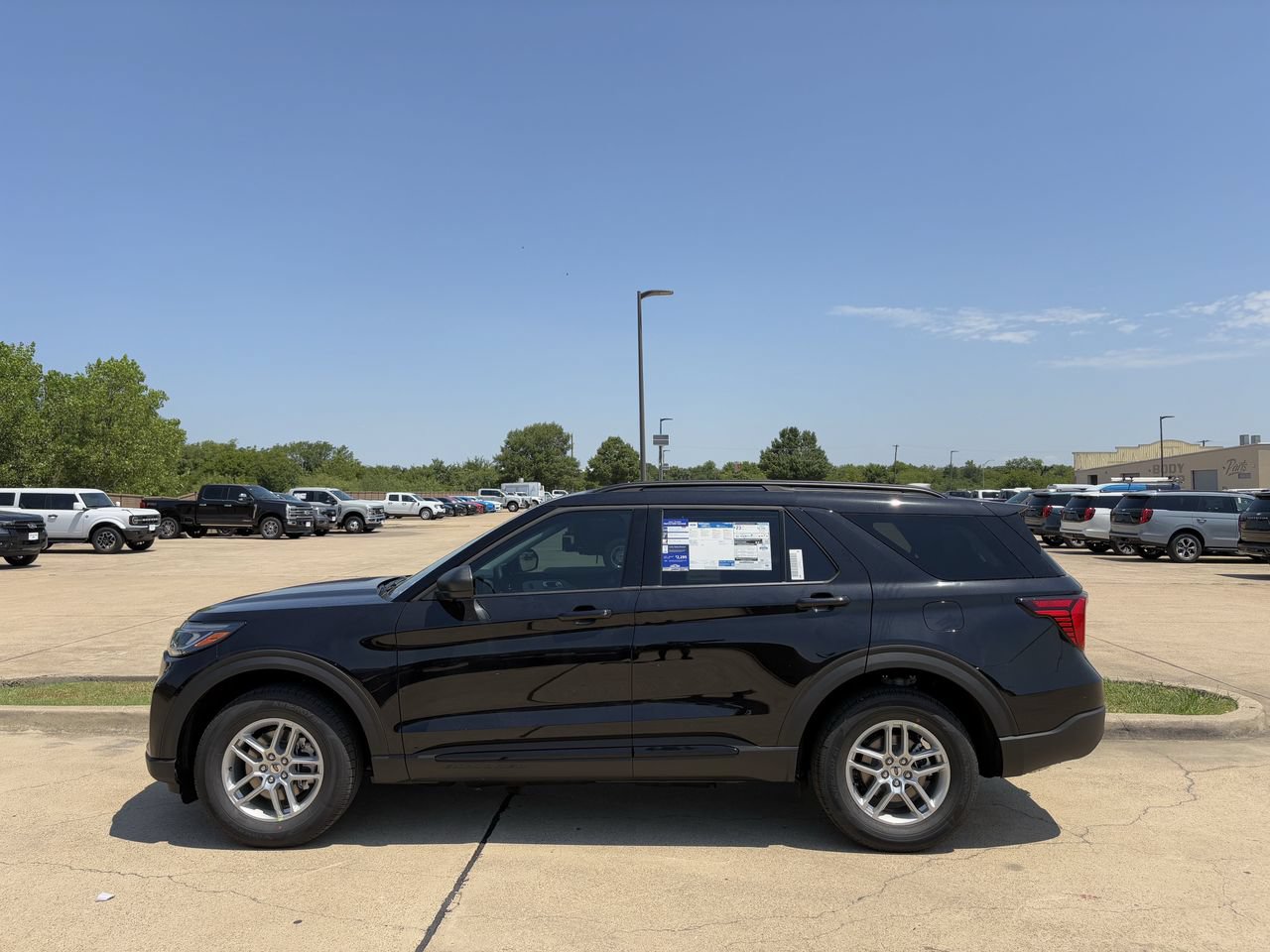 New 2026 Ford Explorer Active AWD/4WD image 3