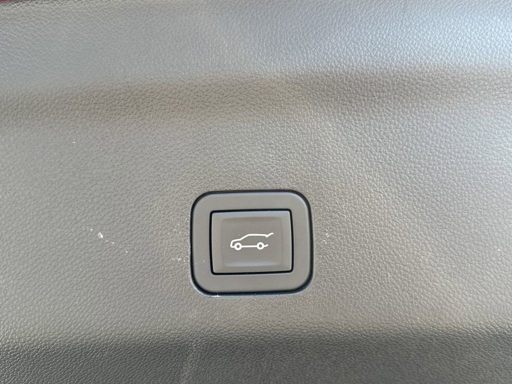 Certified 2024 GMC Yukon Denali Ultimate image 34