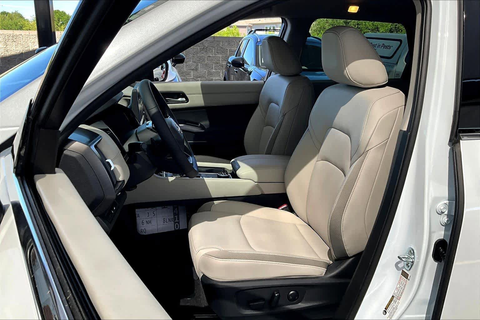 New 2026 Nissan Pathfinder SL image 15