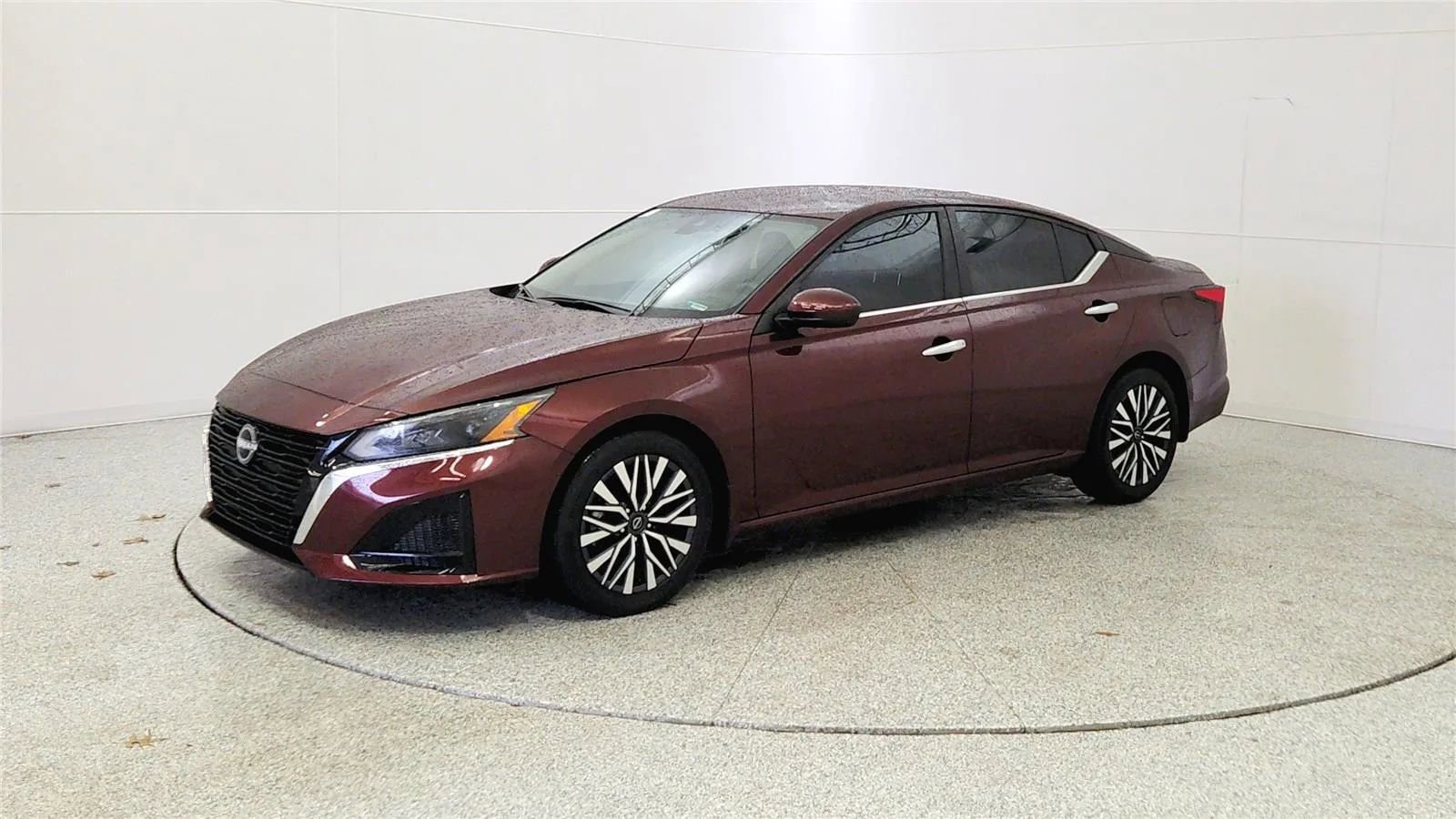 Used 2023 Nissan Altima 2.5 SV image 3