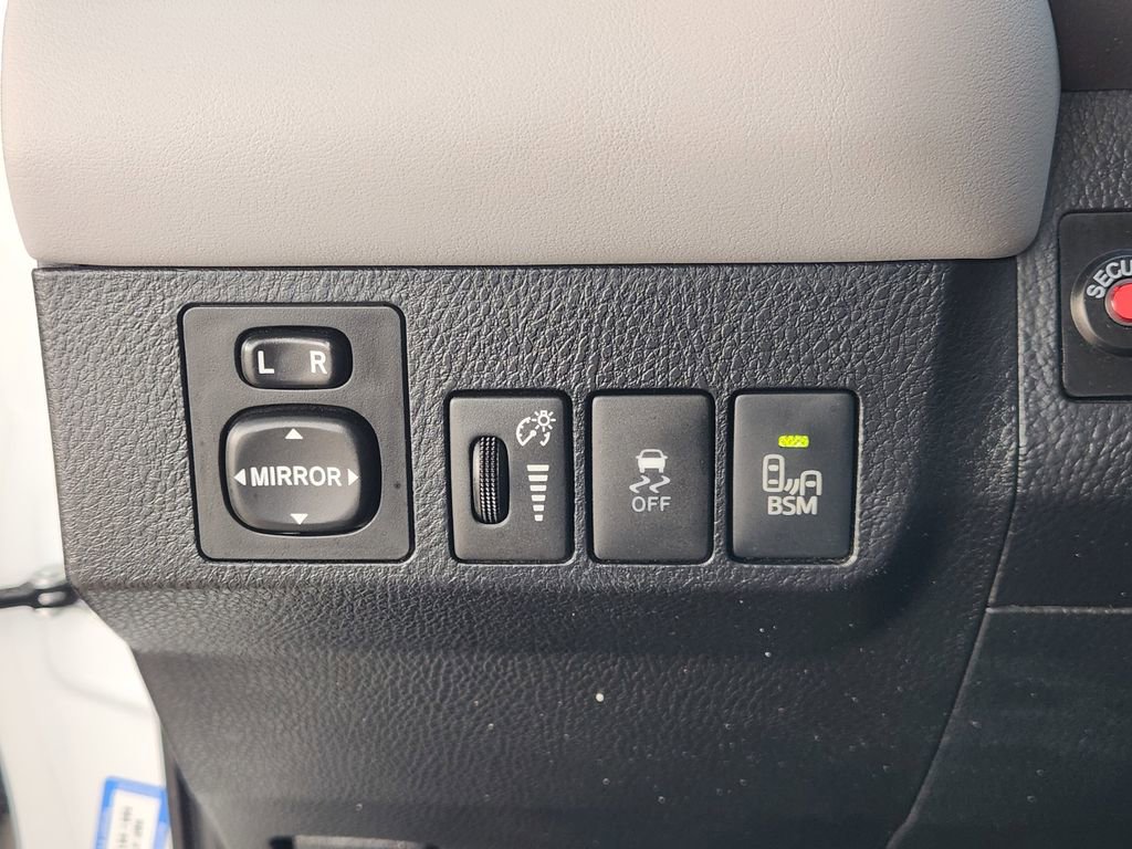 Used 2015 Toyota RAV4 Limited w/ Technology Package FWD image 21