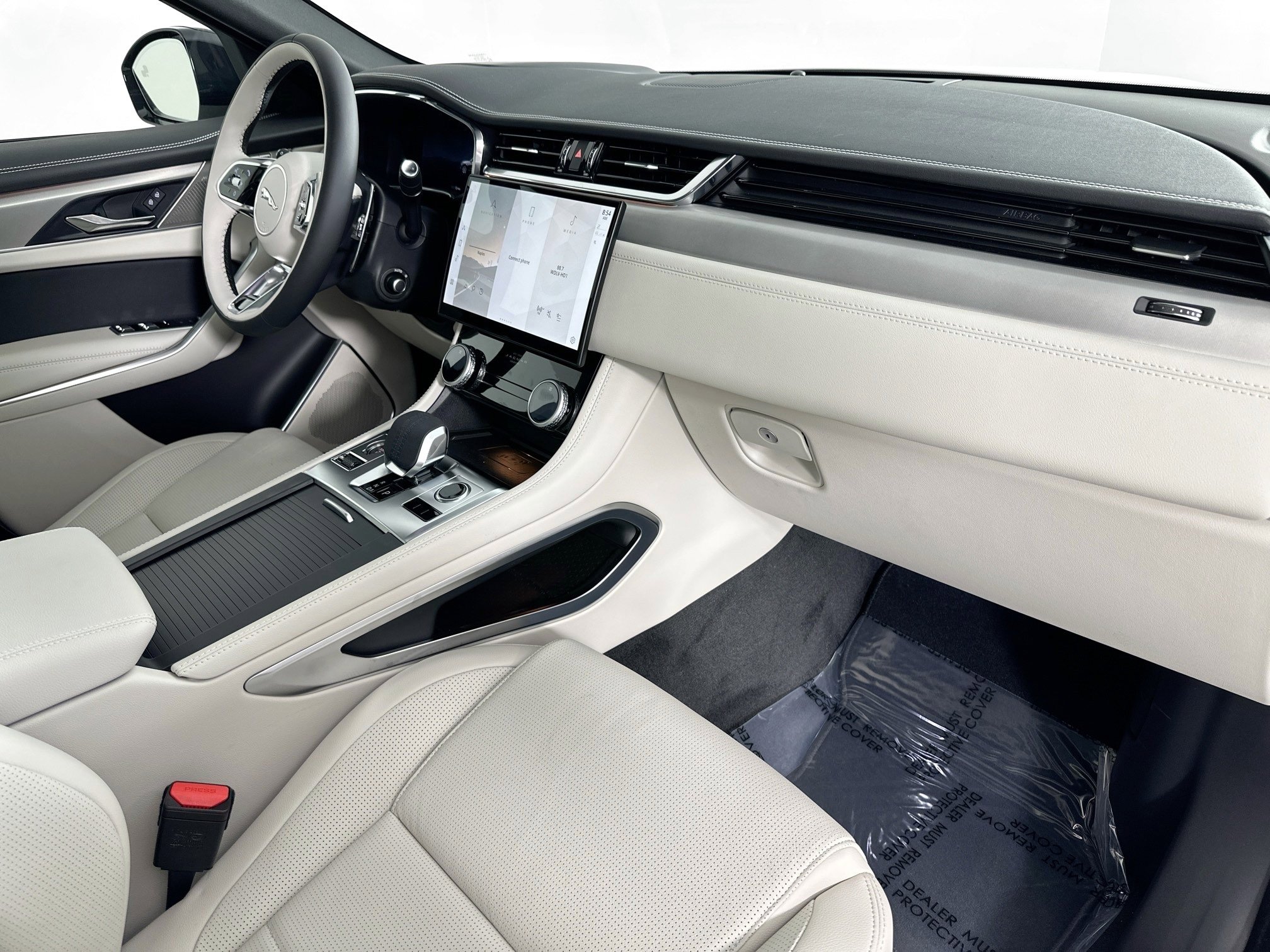 Used 2026 Jaguar F-PACE R-Dynamic S image 27
