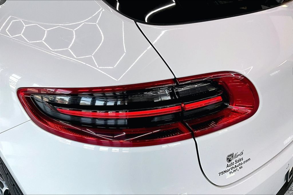 Used 2015 Porsche Macan Turbo AWD/4WD image 22