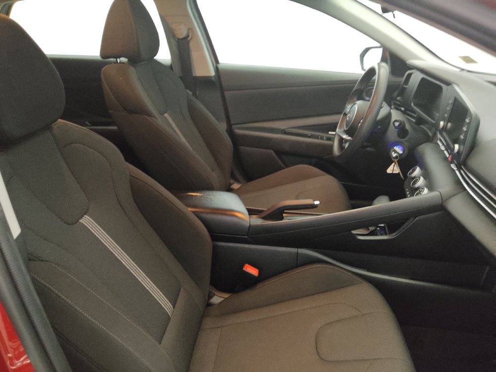 Used 2024 Hyundai Elantra SE FWD image 21