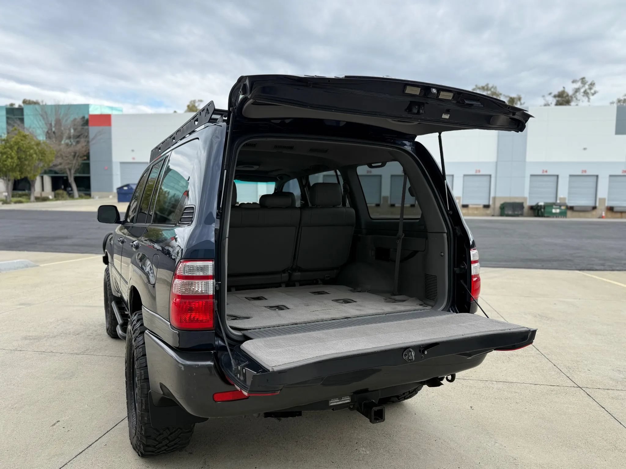 Used 2005 Toyota Land Cruiser w/ Convenience Pkg AWD/4WD image 35