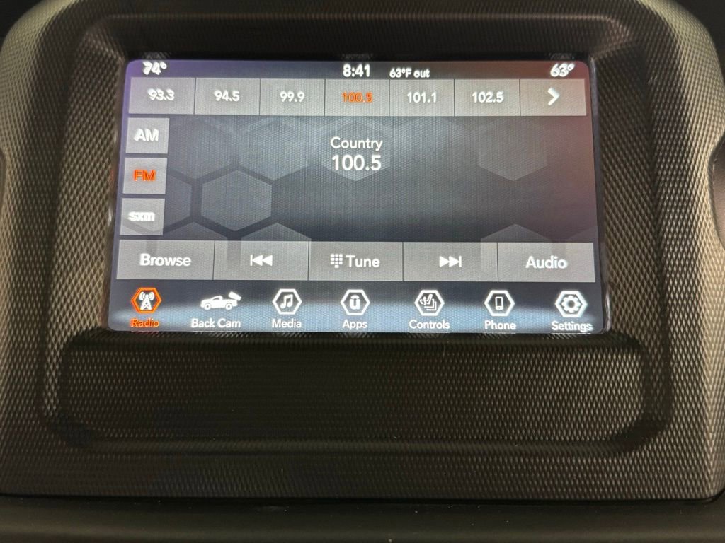 Certified 2023 Jeep Gladiator Willys image 17